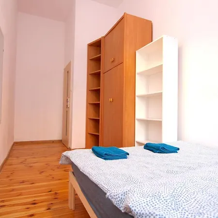 - Ul Poniatowskiego